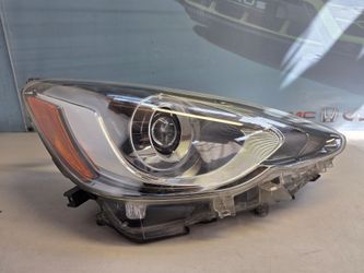 2015-2017 TOYOTA PRIUS C RIGHT LED HEADLIGHT