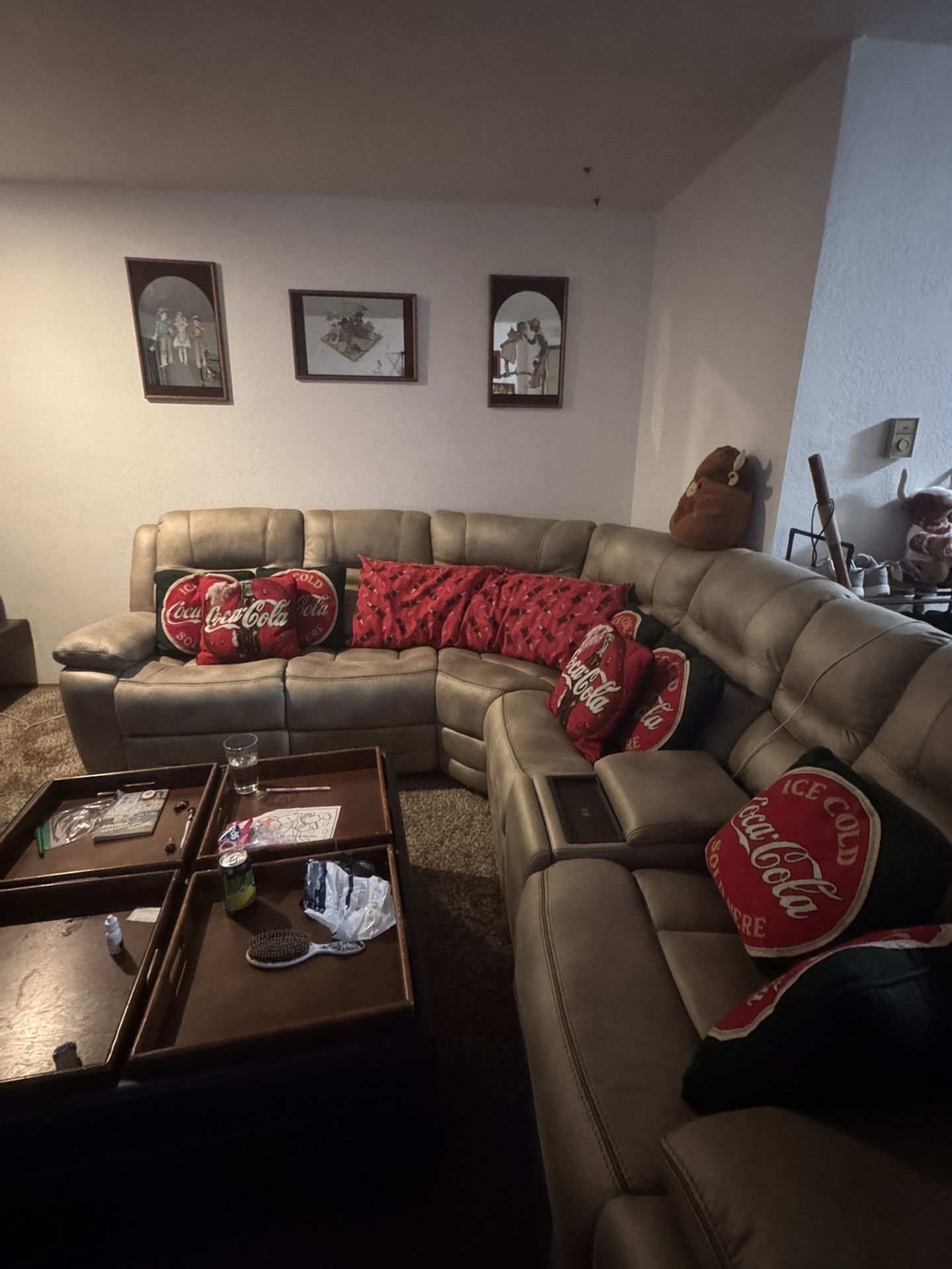 3 Month Old Sectional That Reclines And Has A Built In Charger