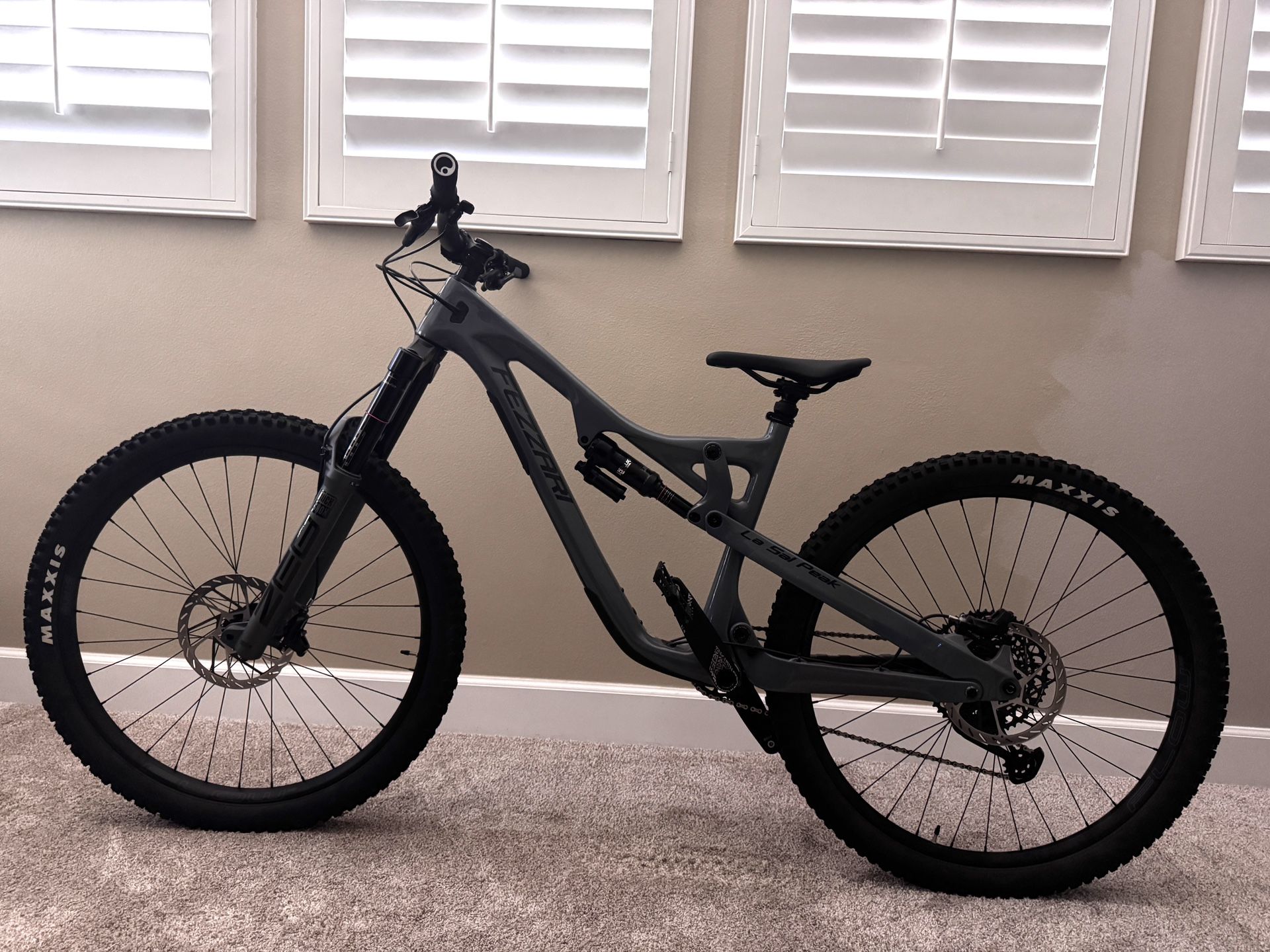 Fezzari La Sal Peak Mountain Bike Large, NEW