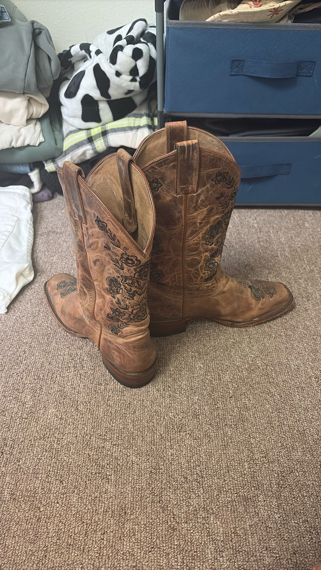 Shyanne Boots Size 8