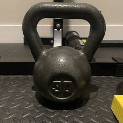 Athletic Works 30lb Kettlebell, Casting Iron, Durable Hammertone Finish, Black