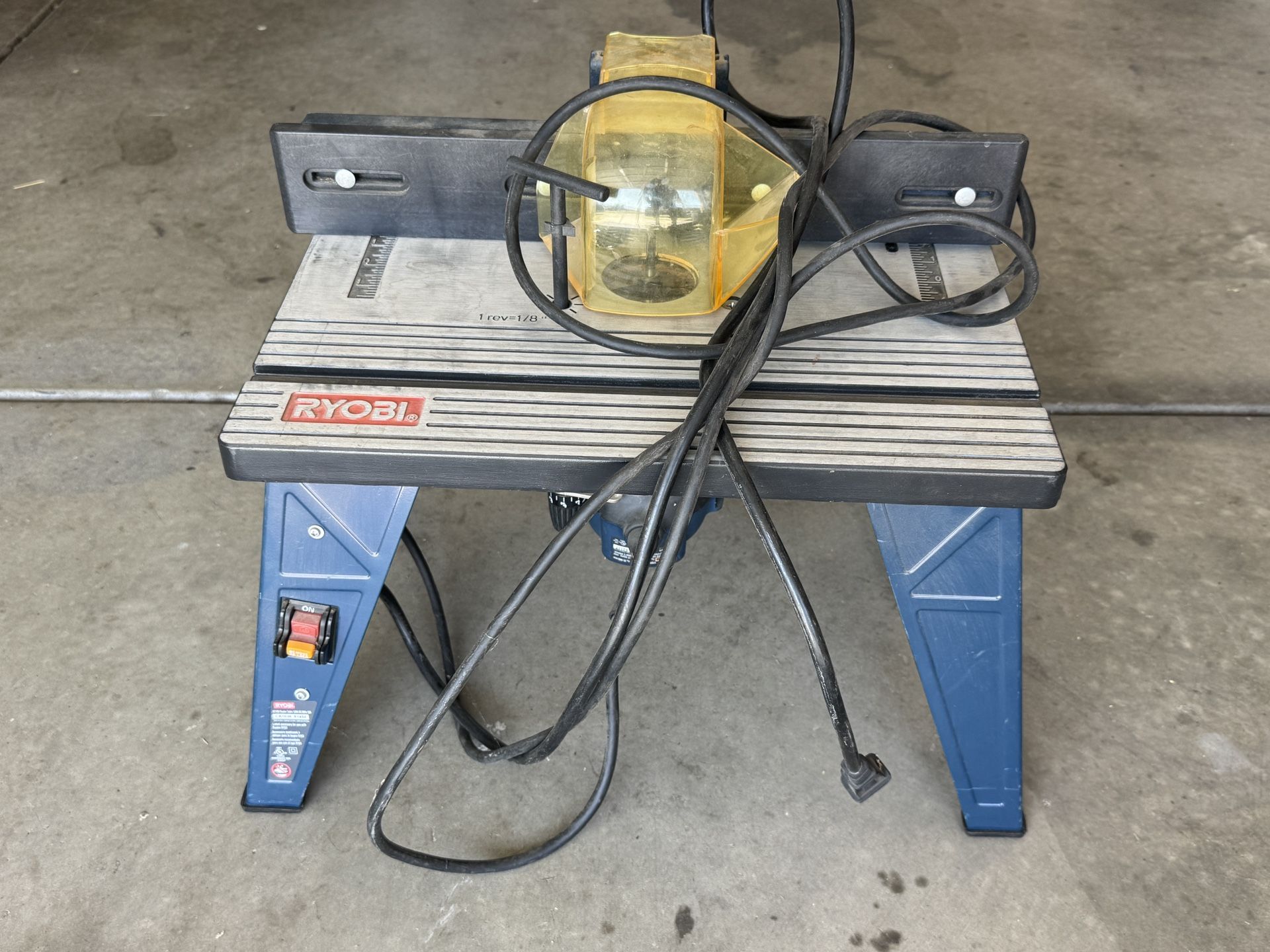Ryobi RT102 Router Table (2-in-1 Tool)