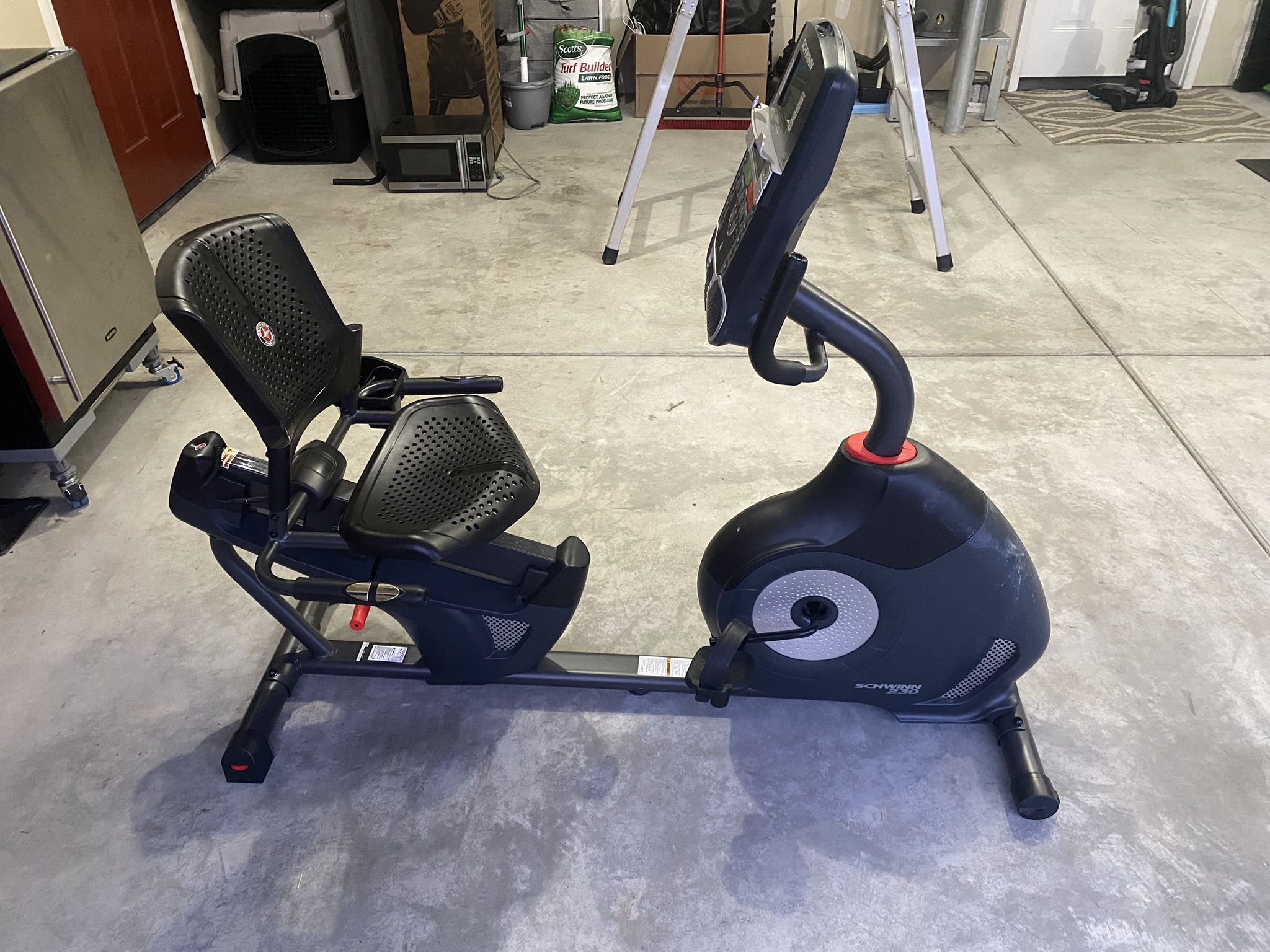 Schwinn 230 Workout Bike