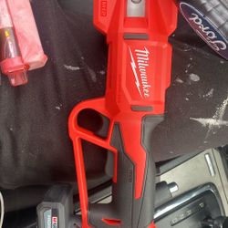 Milwaukee M12