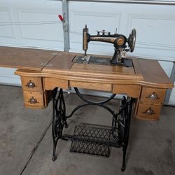 Antique Sewing Machine 