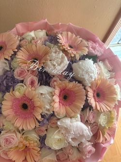 Ramo buchon roses flower bouquet