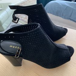 Madden Girl Sandals - size 8 Never worn 