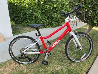 Woom 4 - 20” Kids Bike -Super Lightweight **Excellent Condition **