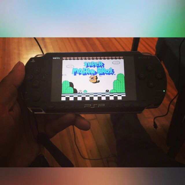 PSP hacked with over 700 Games!