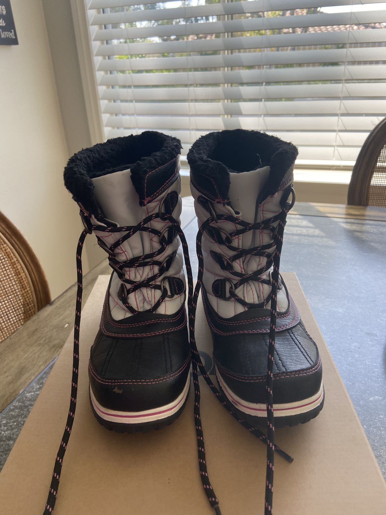 Girl Snow Boots Size 3