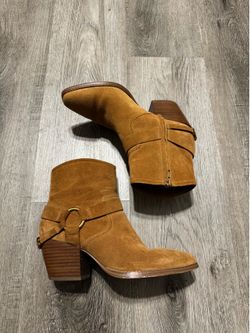 MICHAEL KORS Women’s GOLDIE GOLD LOGO ACORN SUEDE WESTERN ANKLE BOOTS Size 6