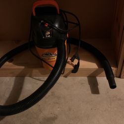 5 Gallon Small Armor Car Vac