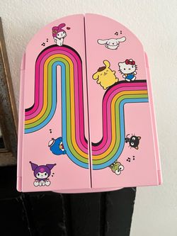 Hello Kitty and Friends Core Arch Trifold LED Makeup Mirror