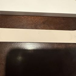 Apple solo loop watch band- starlight size 6