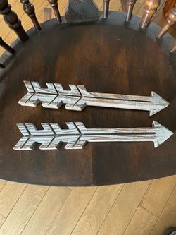 Wooden arrows (2) wall decor 12 inches long
