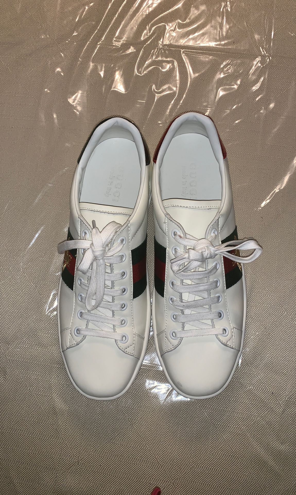Authentic Gucci New Ace Bee Sneakers size 42