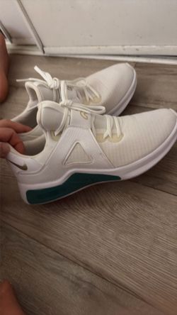 Nike Air Max Bella TR 5 Women's Workout Shoes size 8