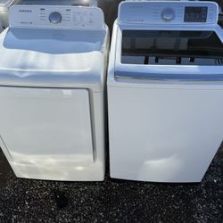 Samsung washer and dryer Gas in great working condition no issues at all