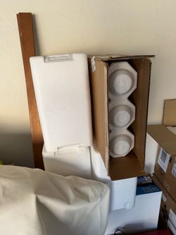 Wine shipping boxes with styrofoam holders