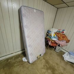 2 Twin Like New Matresses Ne Phila