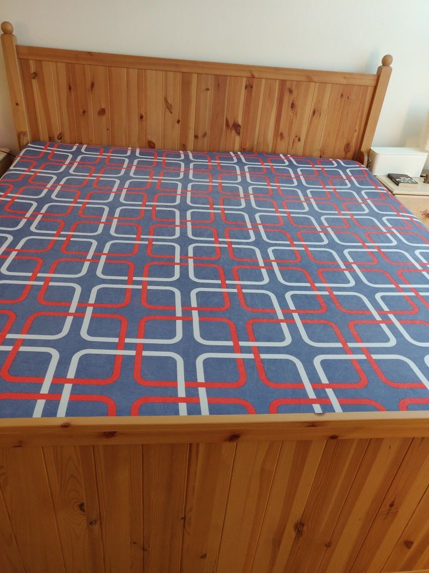 Ikea (Hardul) King bed (frame+slats+ midbeam + 4 drawers)
