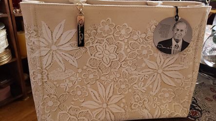 Beautifull purse. Oscar de la renta