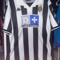 Retro 1999/00 Juventus Home Kit Short Sleeved XL