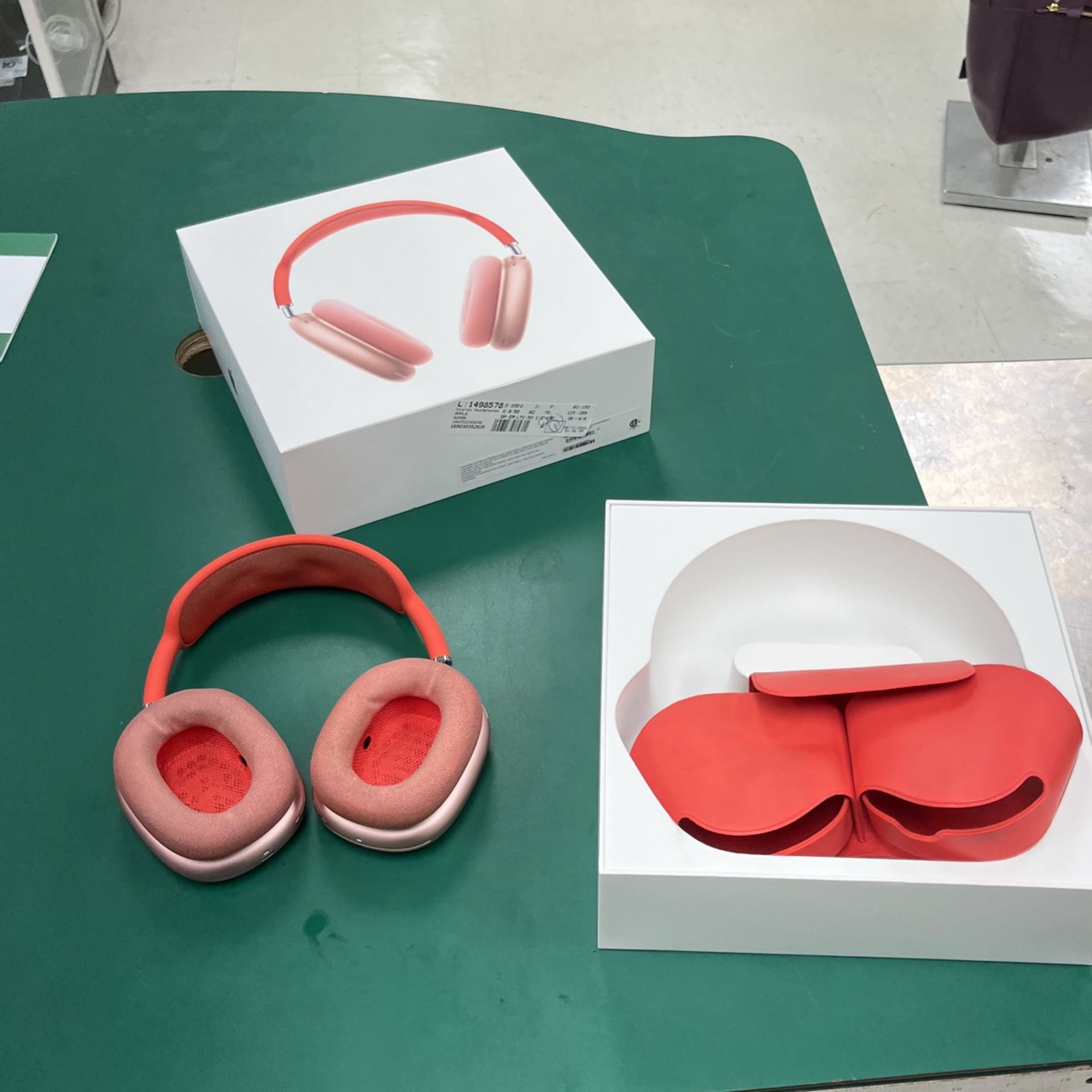 Apple AirPod Max Headphones