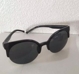 Black cat eye sunglasses