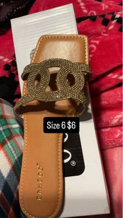 Woman’s sandals size 6