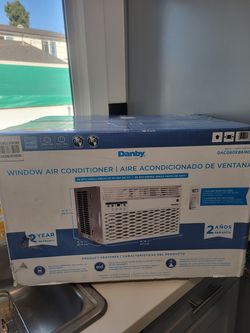 Window Air Conditioner Cools 350 Sq. Ft. with Remote in White