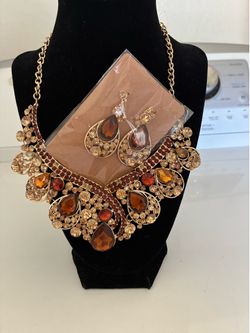 Neclace and ear rings set