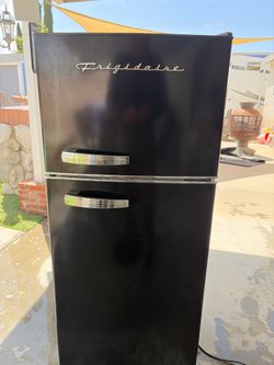 Mini fridge