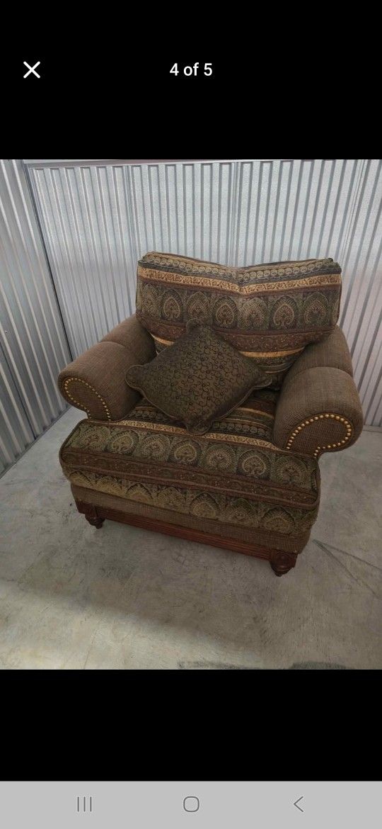 2 Piece Love Seat And Arm Chair