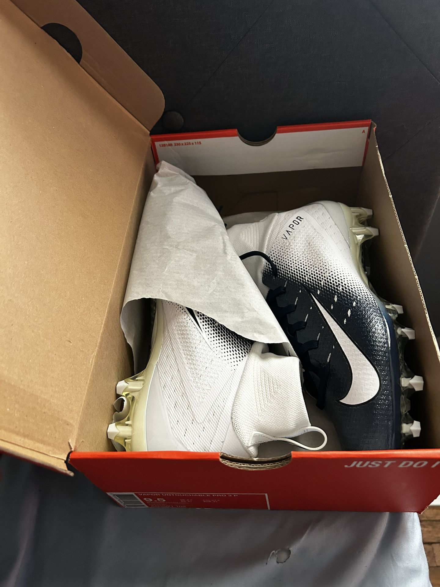 Football Cleats 9.5
