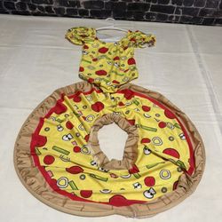 Fun and unique pizza slice costume set by Danceinked! Perfect for dance recitals, Halloween, themed parties, or fun performances.  Includes: 	•	Pizza 