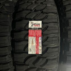 37/1350/17 Set Of New Tires 