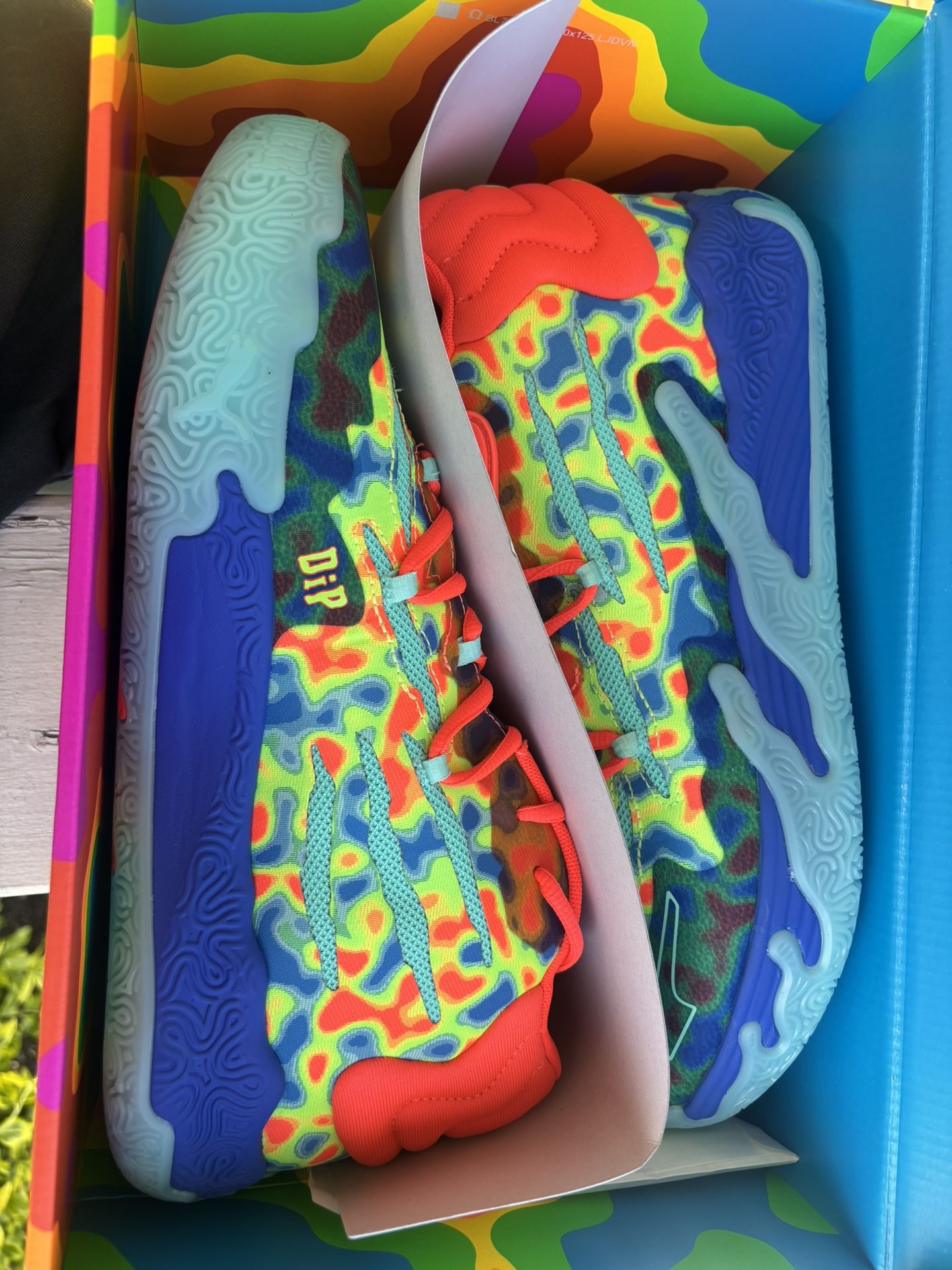 Tennis Shoes