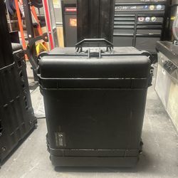 Pelican Case 1610 Waterproof Storage Case Firearms Cameras Drones 