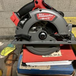 Milwaukee Skillsaw
