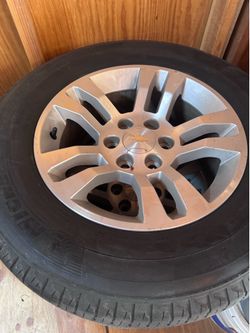 Stock 2017 Chevy Tahoe wheels