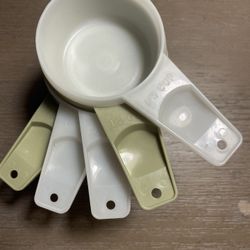Vintage Tupperware Measuring Cups Set Of 5: 1/4, 1/3, 2/3, 3/4 1-Cup