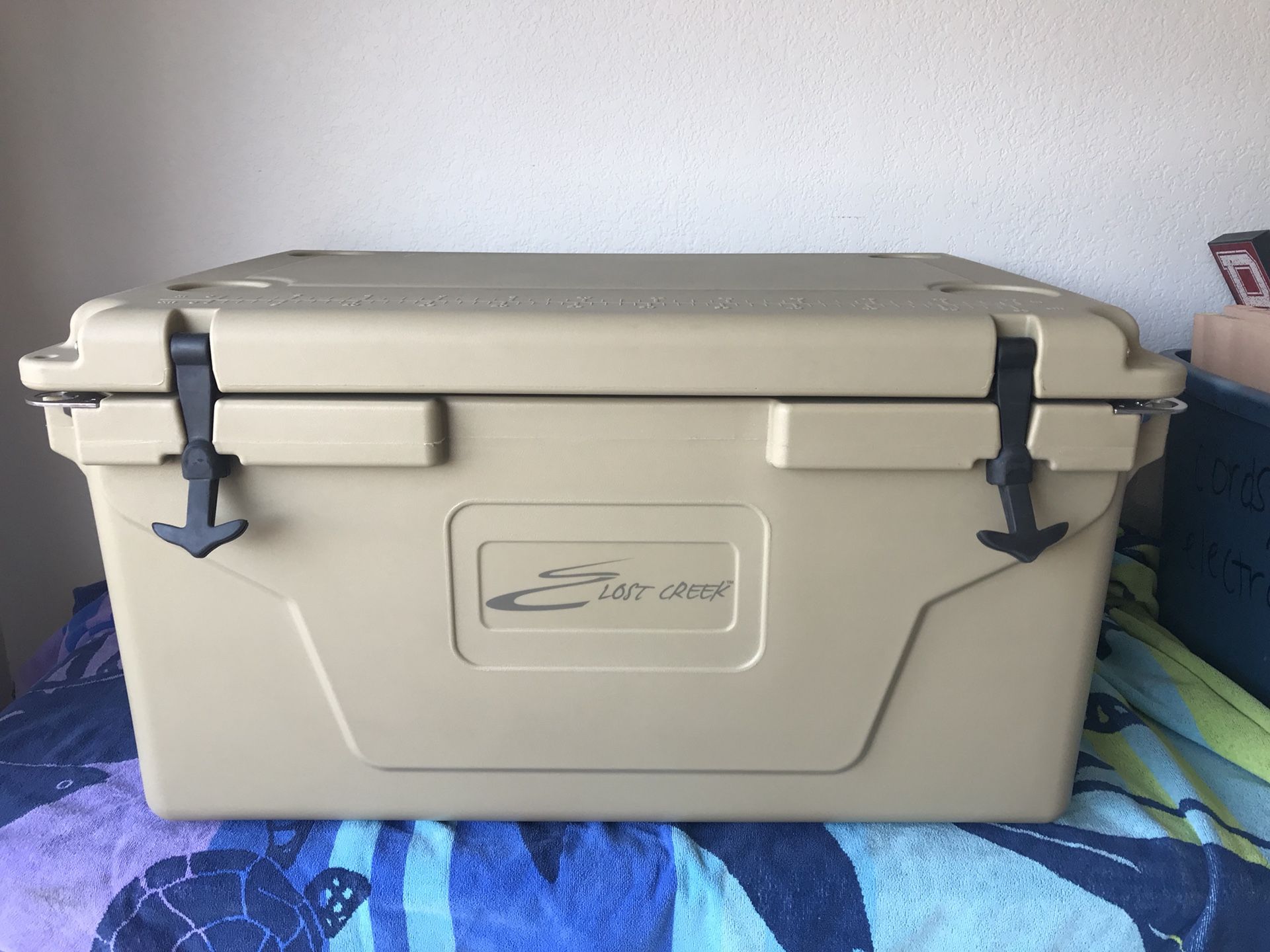 Lost Creek 85 Wheeled Extreme Duty Cooler Tan - Like Yeti