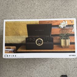 NWT Victrola The Empire Record Player 