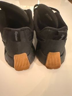 👟 Reebok Women’s Sneakers – Size 7.5 (Pre-Owned)