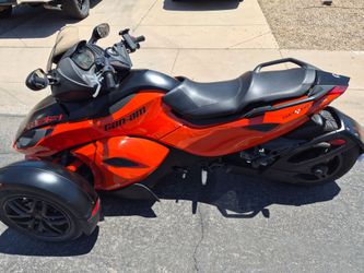 2012 Can-Am Spyder RSS, ONLY 3498 MILES