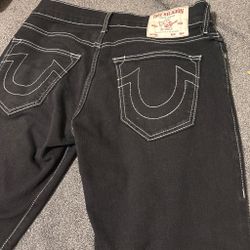 Great condition size 32