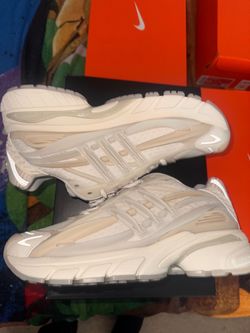 Size 10.5 - Pharrell x VIRGINIA x adidas Adistar Jellyfish 'Triple White'