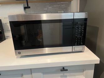 GE Stainless Steel Countertop Microwave with Air Fry