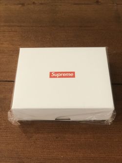 Supreme Debossed Glass Ashtray Red for Sale in Los Angeles, CA
